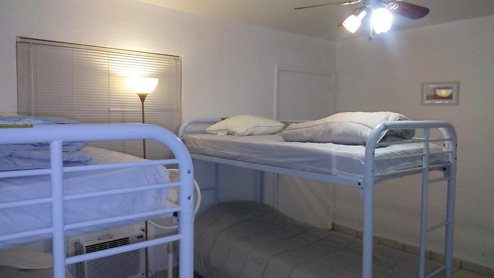 Downtown Hollywood Beach Students' Dorm Exterior photo